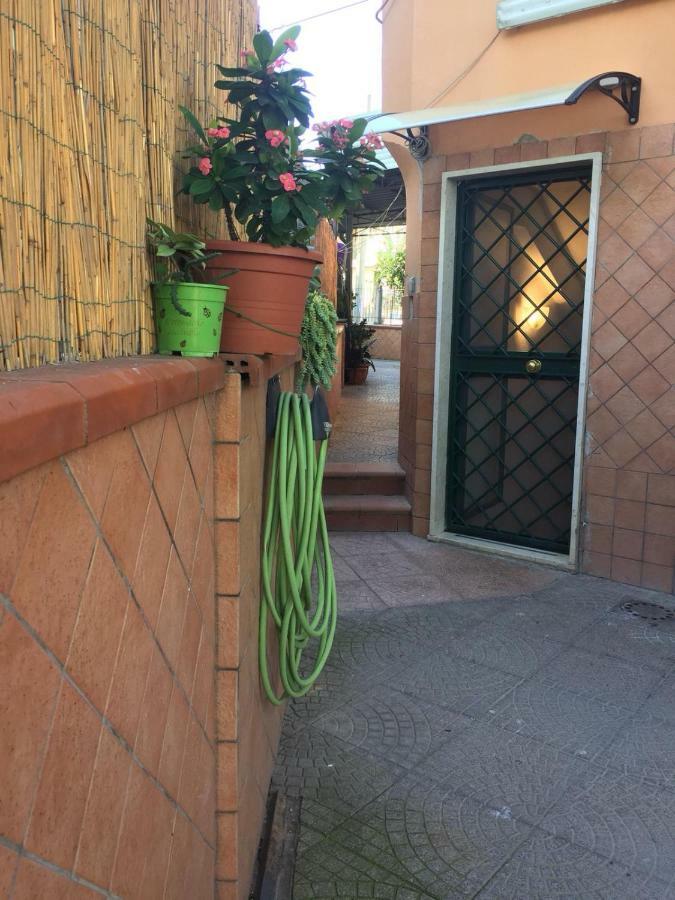 Dea House Airport Apartment *